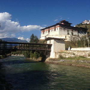 Det lilla kungariket i Himalaya erbjuder unika upplevelser av religion & kultur med blandning av en dramatisk och fascinerande natur. Besk landet som stter fokus p bruttonationallycka fre tillvxt och bruttonationalprodukt! Vlkommen till Swed-Asia Travels fr skrddarsydd resa eller fr gruppresa till Bhutan.